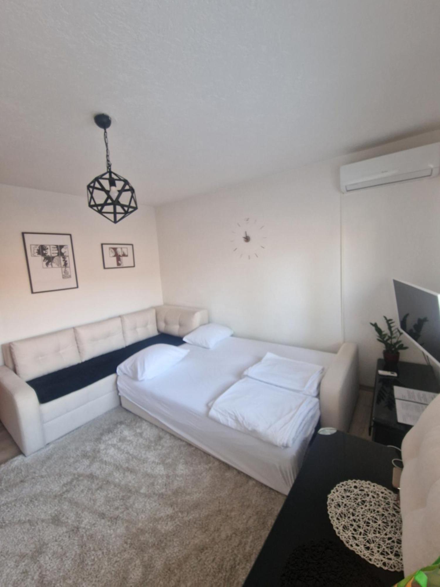 Apartments Natural And Bungalows Sarajevo Room photo